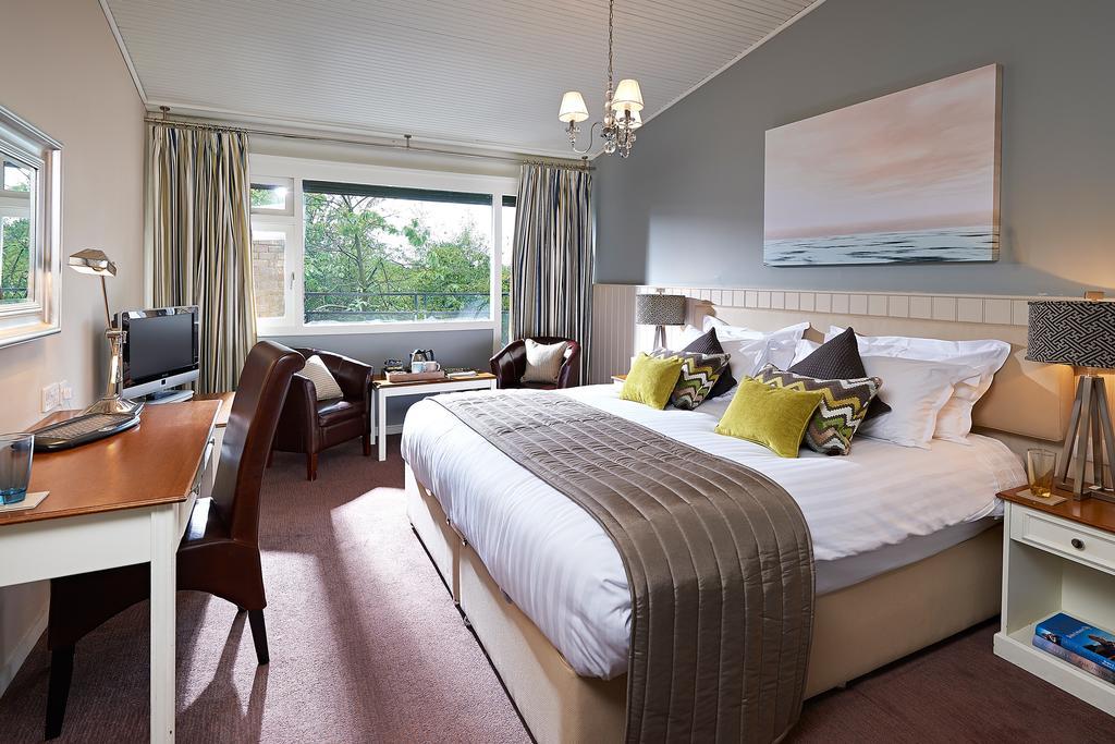 Potters Heron Hotel Romsey Esterno foto