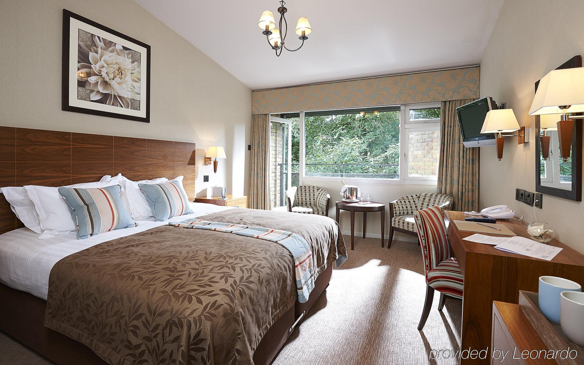 Potters Heron Hotel Romsey Esterno foto